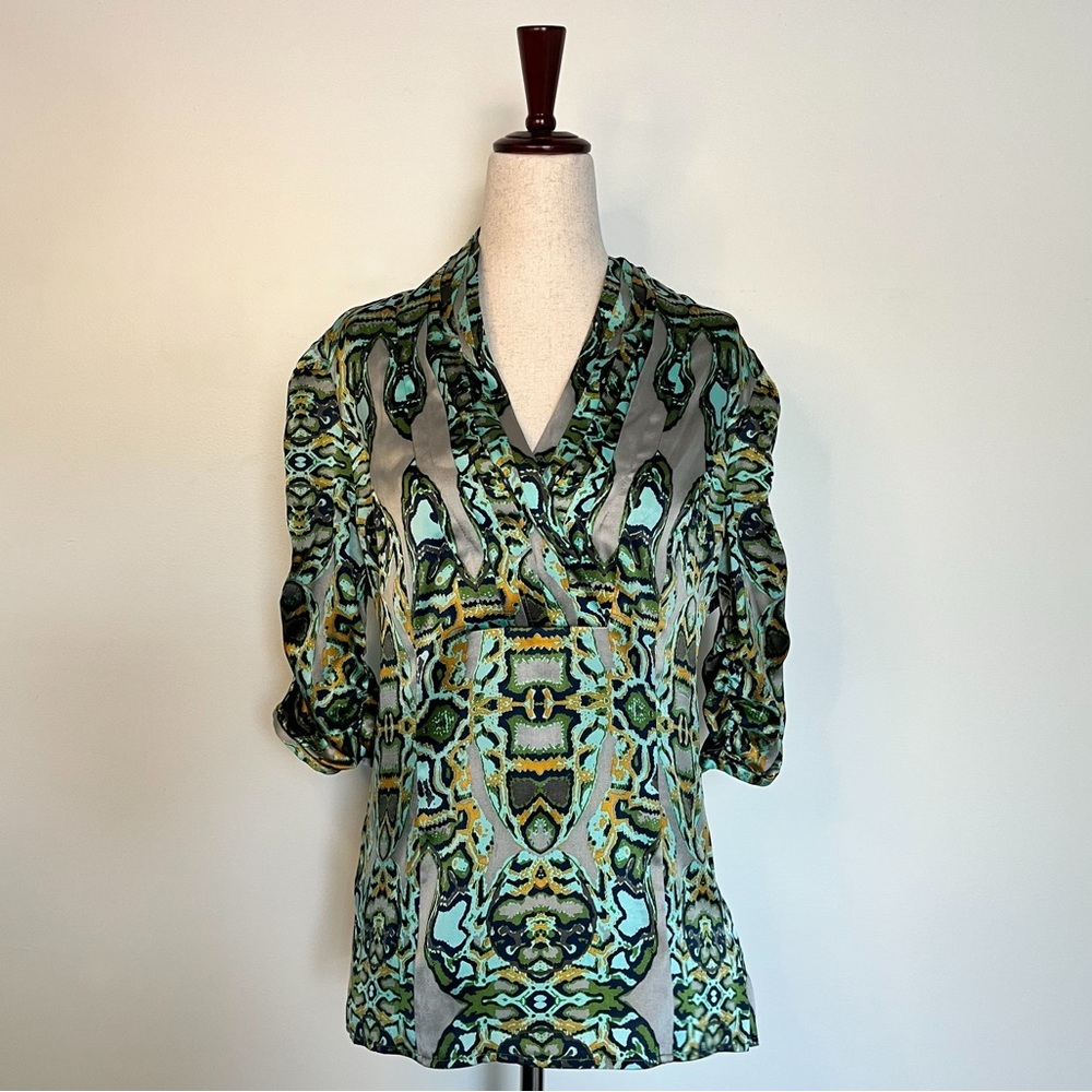 Etcetera Silk v-neck blouse with elbow length ruched sleeves size 8